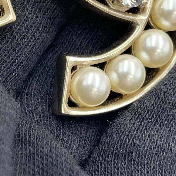 CHANEL Pearl Logo Necklace - Picture 8 of 12